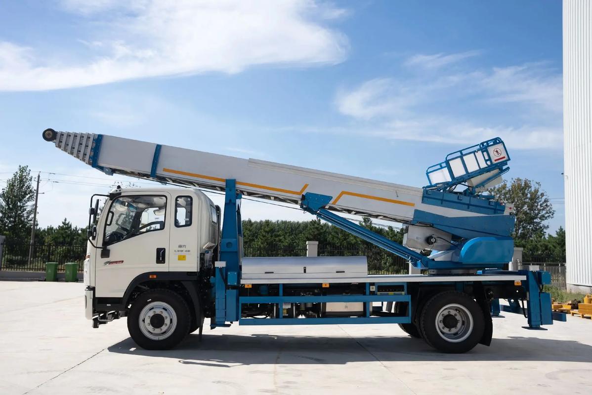 万冲镇云梯上料车租赁费用