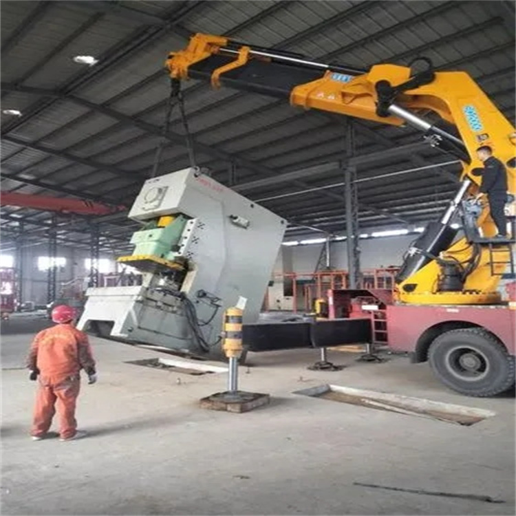 万冲镇80吨折臂吊车出租附近电话