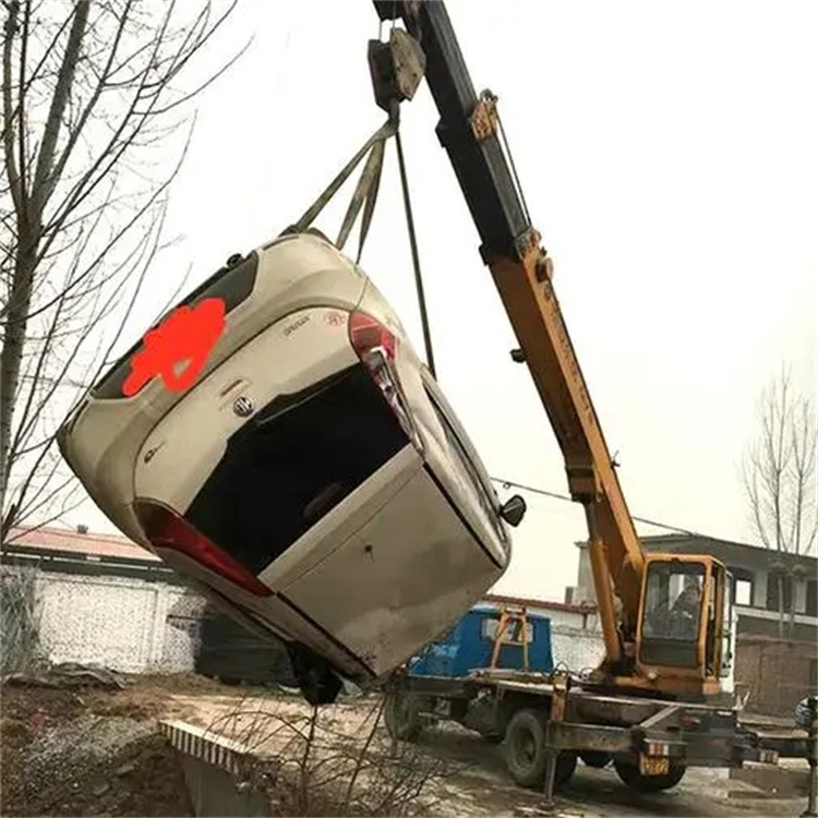 万冲镇随时待命，吊车24小时道路救援服务全解析