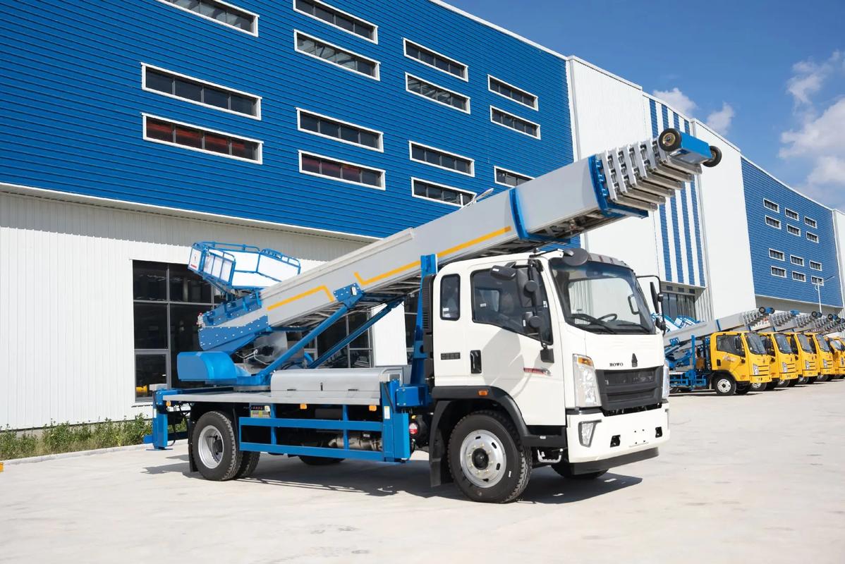 万冲镇出租云梯车高空作业车 建筑垃圾搬运